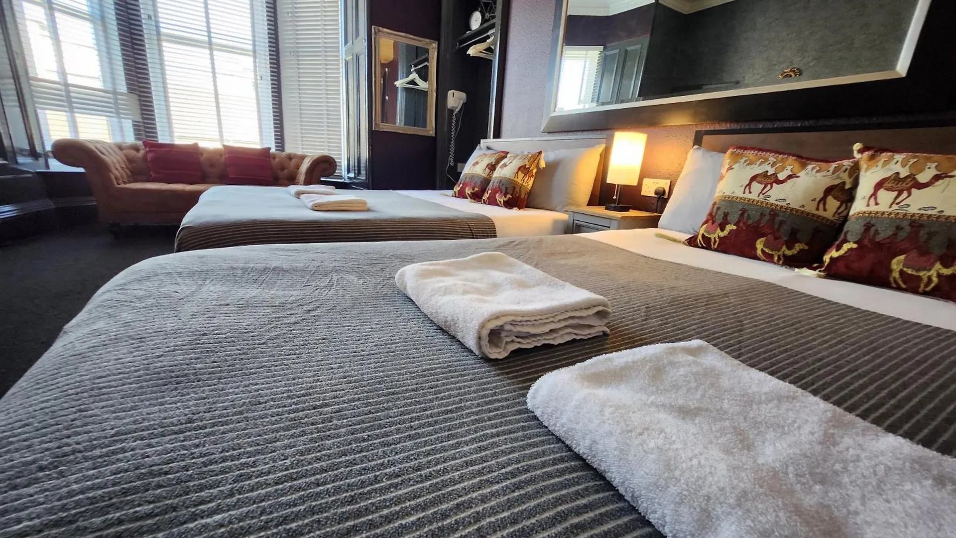 Frederick Douglass - Rooms In The City Edinburgh Guest house