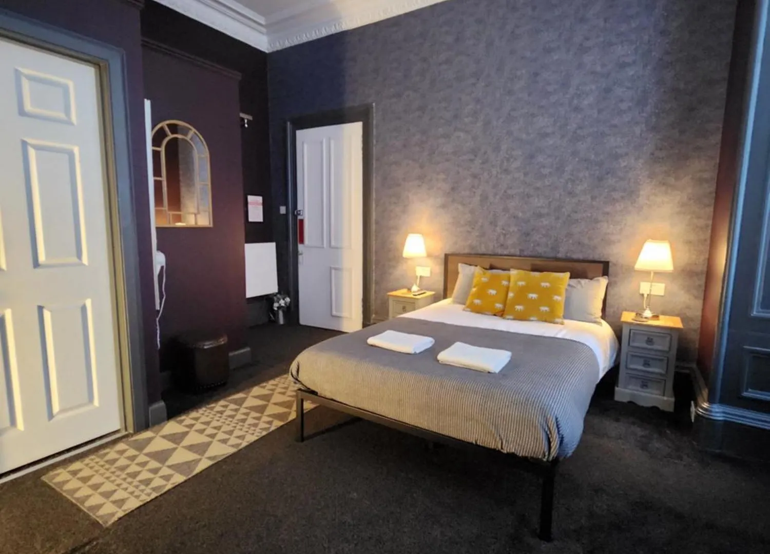 Frederick Douglass - Rooms In The City Edinburgh Guest house