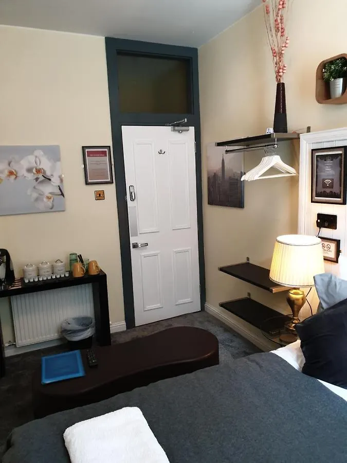 Frederick Douglass - Rooms In The City Edinburg 0*,