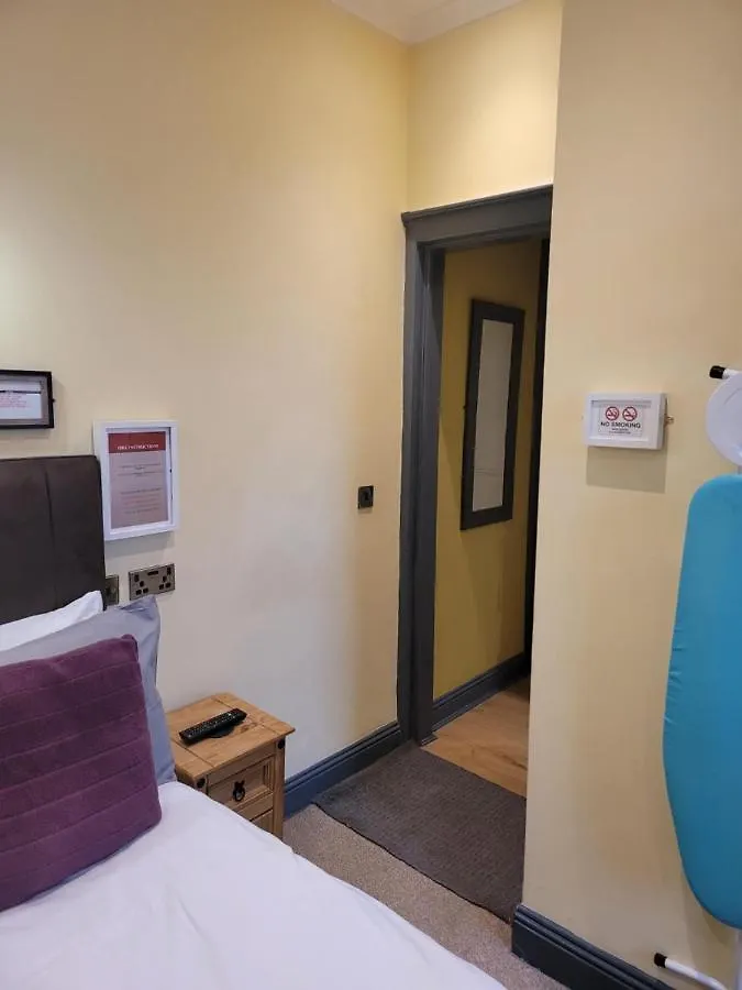 Frederick Douglass - Rooms In The City Edinburg Pensionat