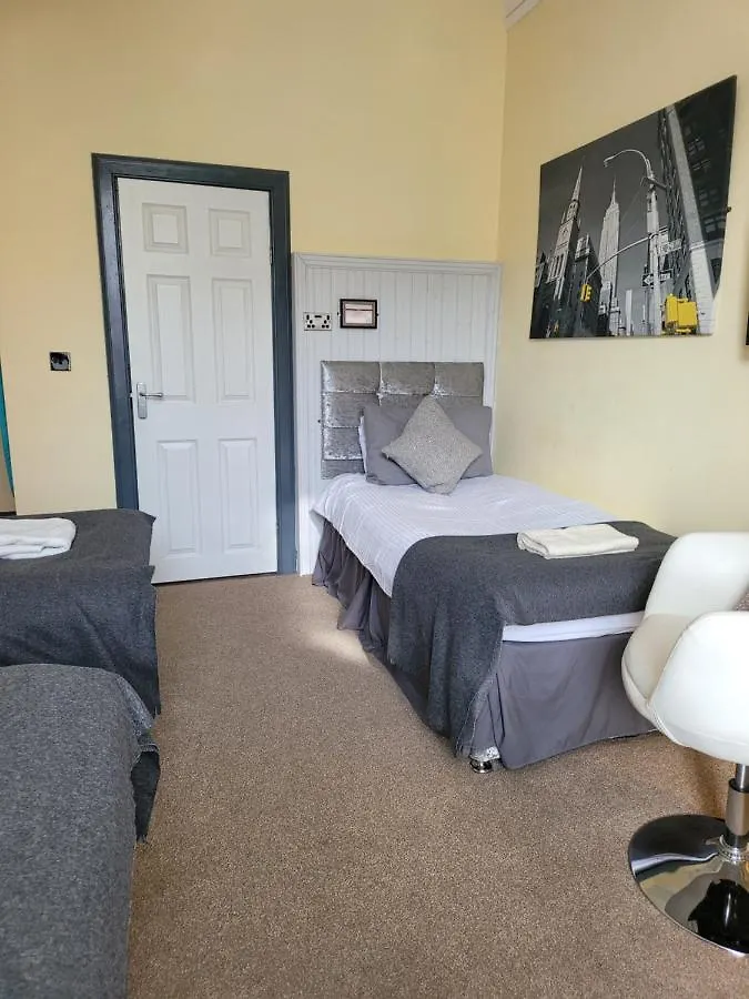 Frederick Douglass - Rooms In The City Edinburg 0*,