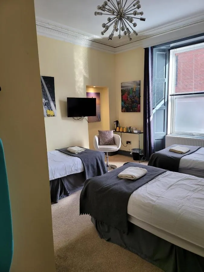 Frederick Douglass - Rooms In The City Edinburg Pensionat