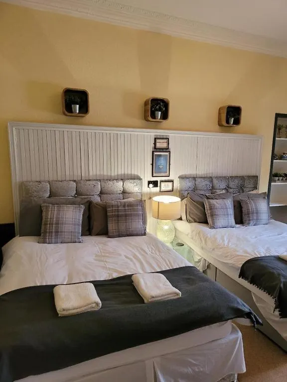 Frederick Douglass - Rooms In The City Edinburg Pensionat