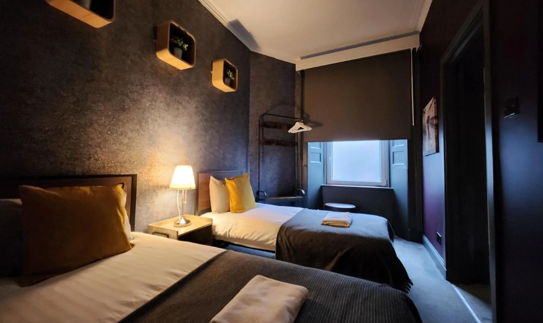 Frederick Douglass - Rooms In The City Edinburg 0*,