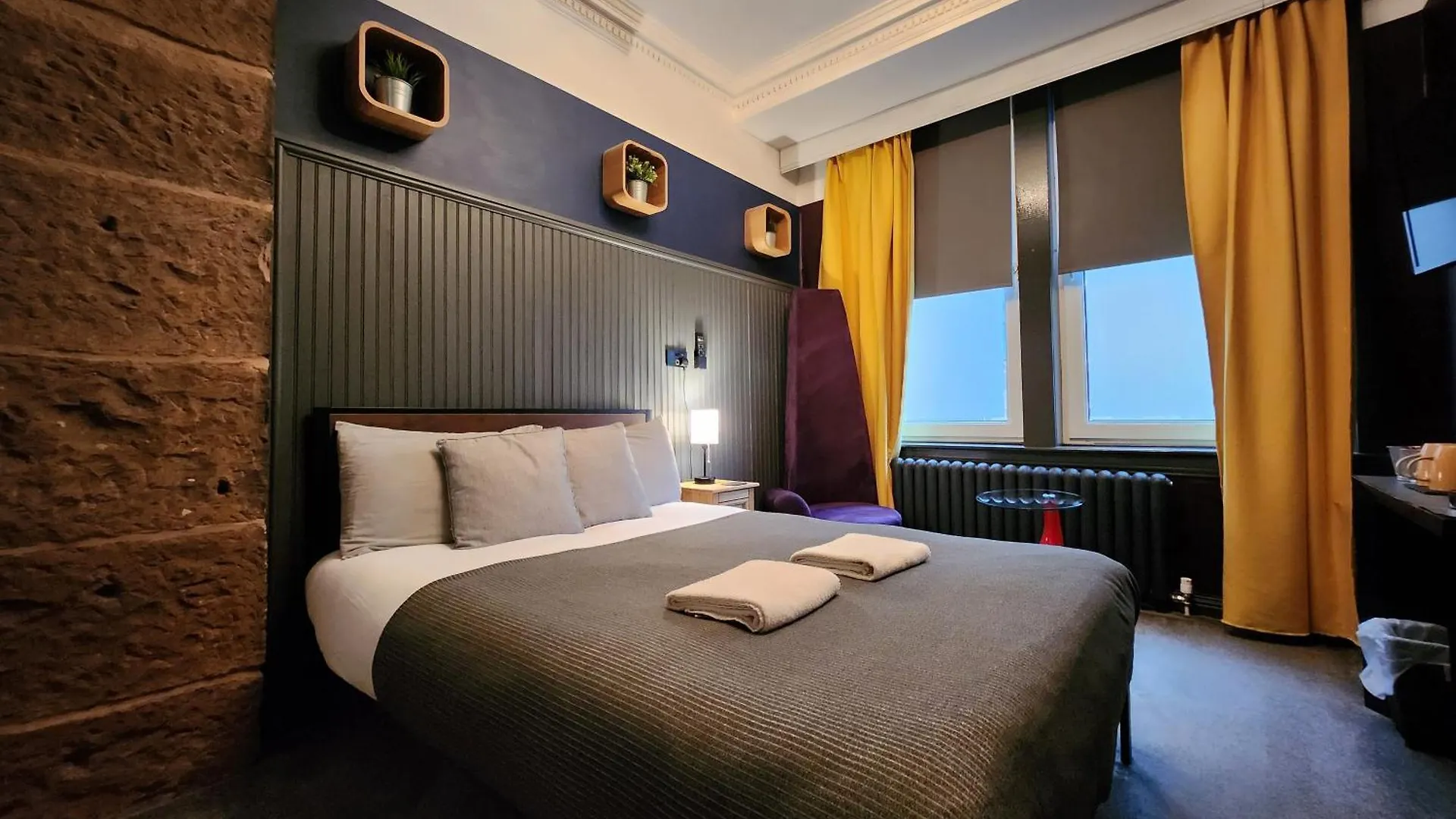 Frederick Douglass - Rooms In The City Edinburg 0*,  Storbritannien